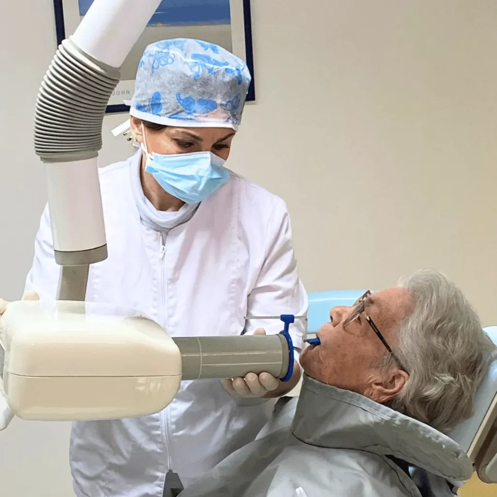 FOTO CI PRENDIAMO CURA DI TE 3 - Dentista a Casarano